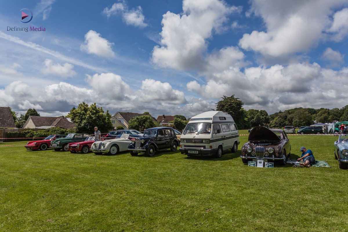 FoxleyAbys's tweet photo. Loved seeing these gorgeous #vintage #cars at @broadstone_fita @vikki4mdnp #Event #Photography #DefiningMedia https://t.co/CVdpBnWWex