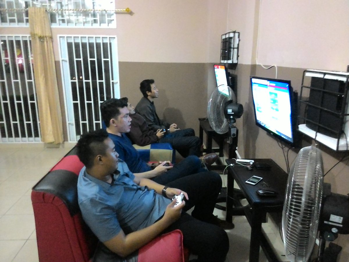 yusufMPh's tweet photo. Setiap liburan pasti ngumpul dn selalu begini kerjaan https://t.co/7WZx3Y5nSF