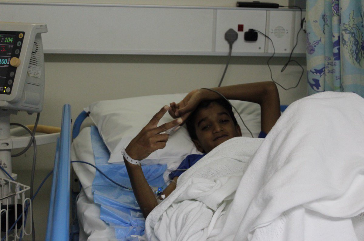 بمستشفى جامعة السلطان قابوس، وذلك بهدف الاطمئنان عليهم ورسم البسمة على وجوههم.

...يتبع