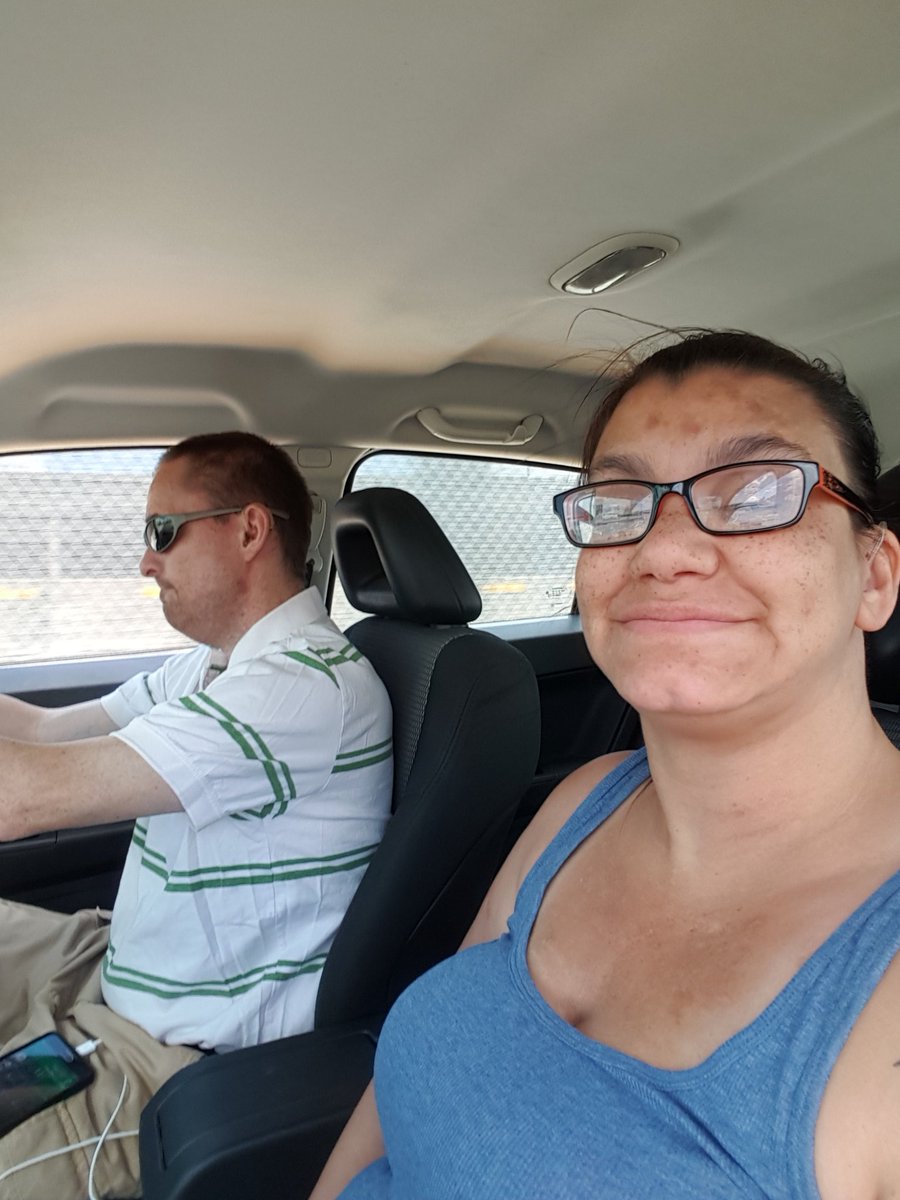Deafgal01108's tweet photo. #headbound to salem , mass for the day . Gorgeous day !!!! Wnjoy your sunday ! https://t.co/S3FTYxUSg7