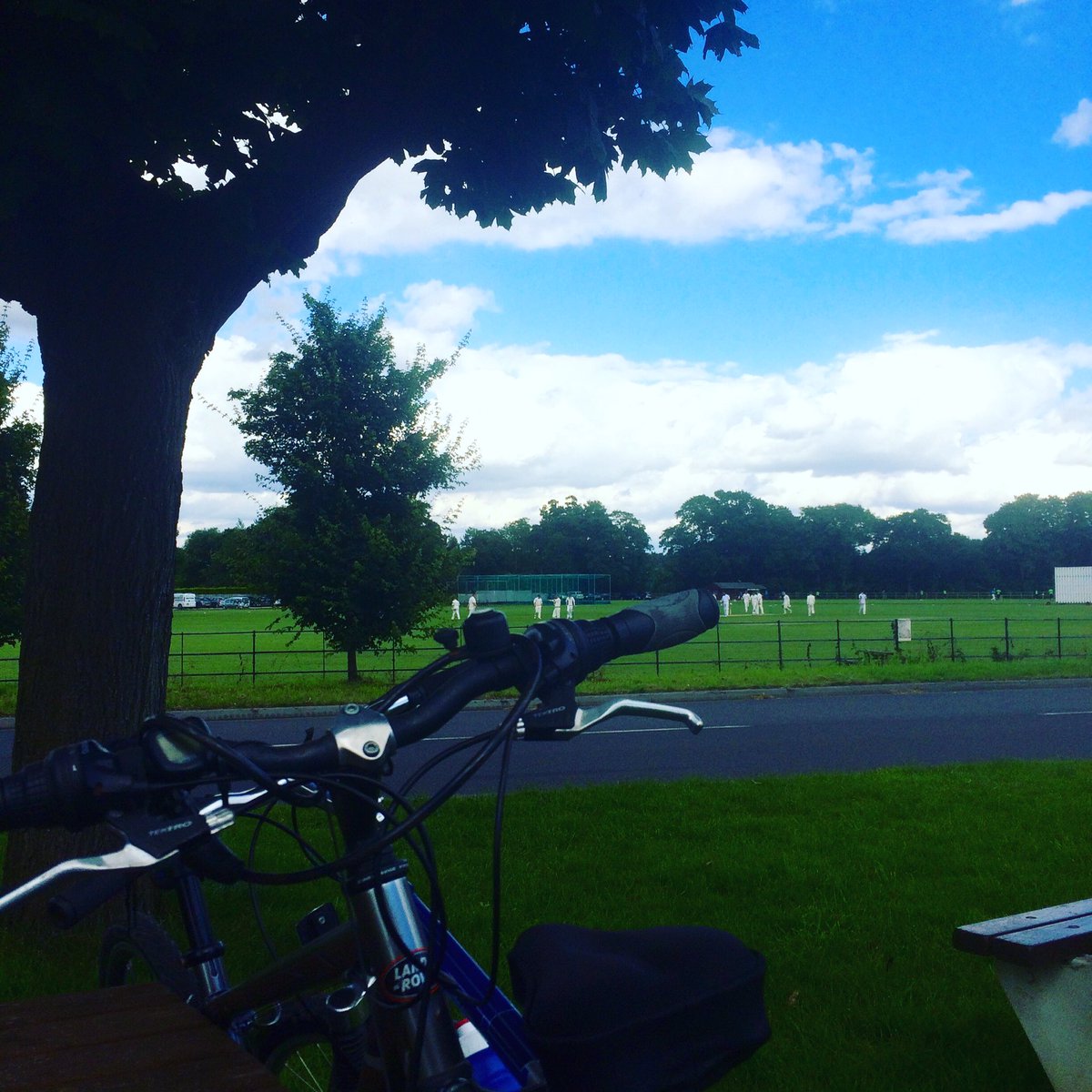 chandlerlou's tweet photo. #sunny #Sunday #afternoon #bikeride - quick #pitstop for drinks while watching @SulhamsteadCC at #Springinn https://t.co/fk5yU6t4pH