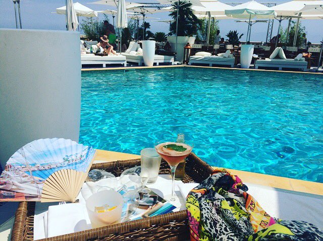crushglobal's tweet image. Views. 🕶🍸🍸#montecarlo #nikkibeach #socavibes #hardlyhome