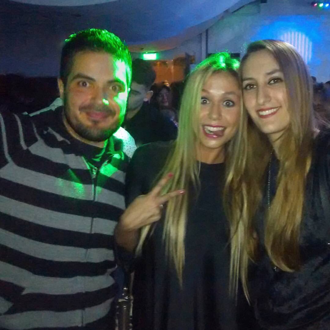 vicvanella's tweet photo. 🍾🎙💕✨ #DiaDelLocutor #FelizDiaDelLocutor #Locuparty 🍾🎙💕✨ https://t.co/c9ywD9df1W