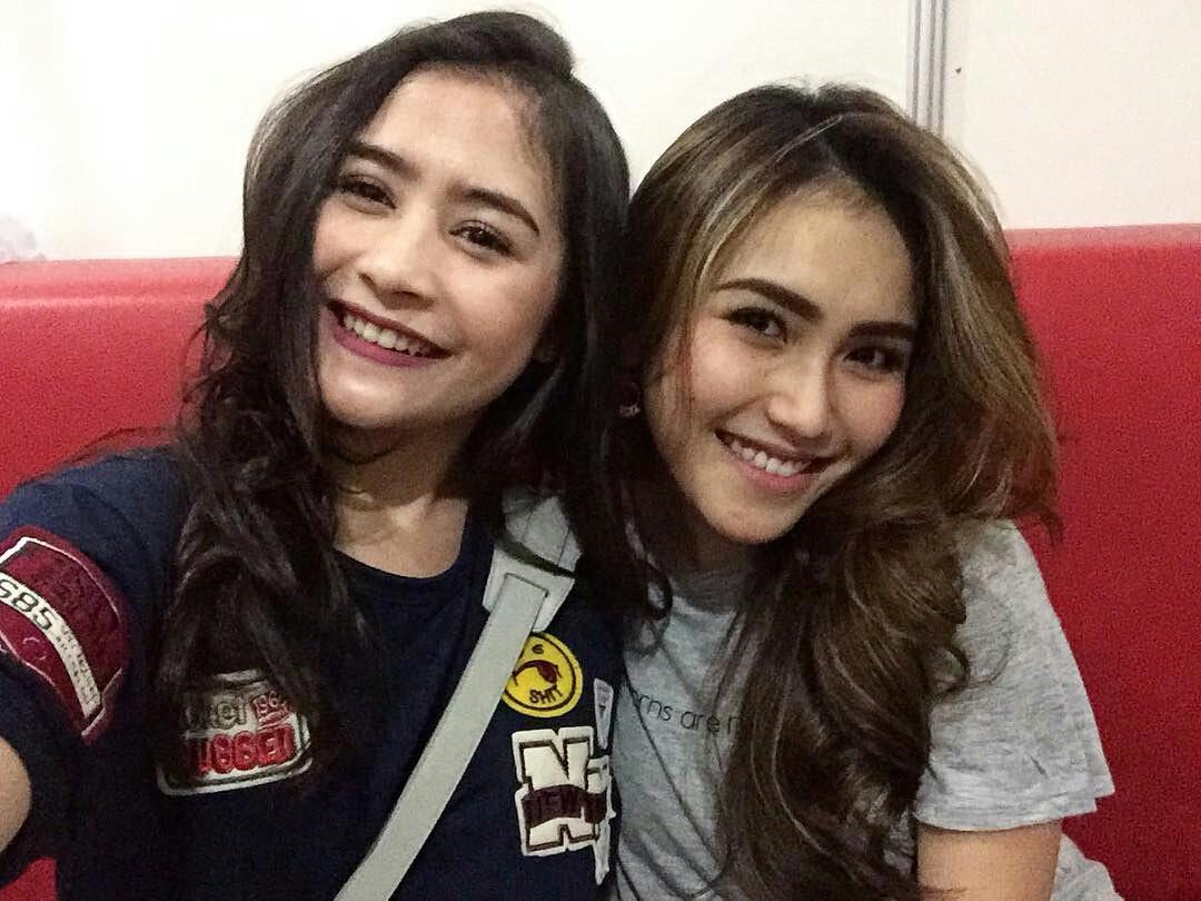 kasma_kharisma's tweet photo. Kakak adik https://t.co/xS4lvmiFnX