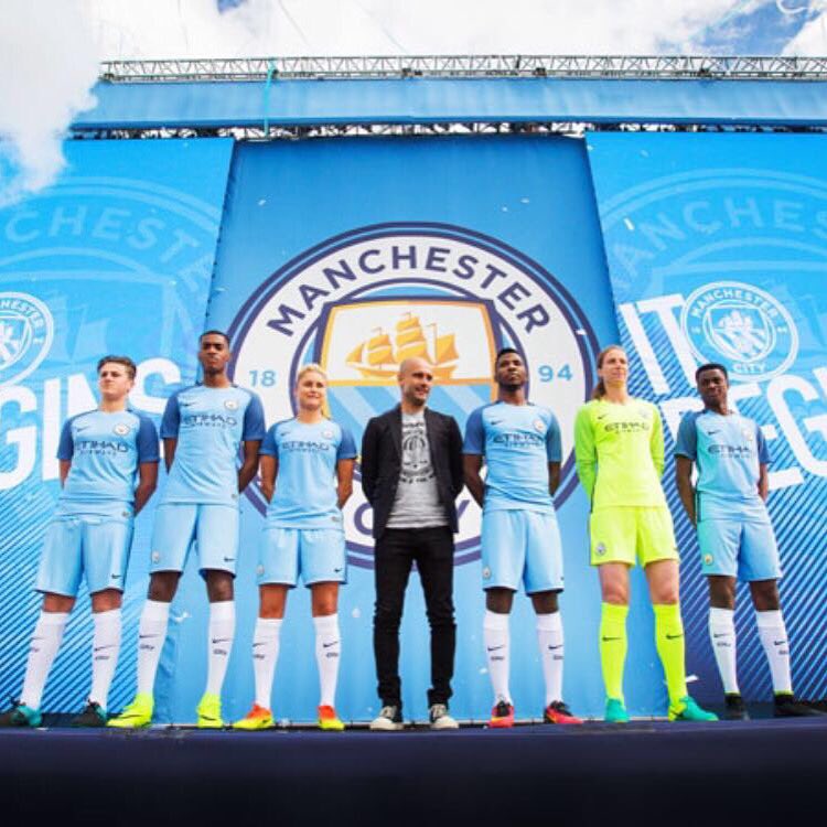 ellenkwalker's tweet photo. #itbegins #mancity #cityzensweekend #bluemoontavern  #PepGuardiola #newbadge #newkit #nike https://t.co/oUrsqNEfV5
