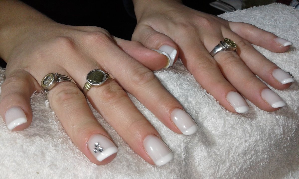 NailsBAdreams's tweet photo. #nailsfrench https://t.co/56x6YBrdEB