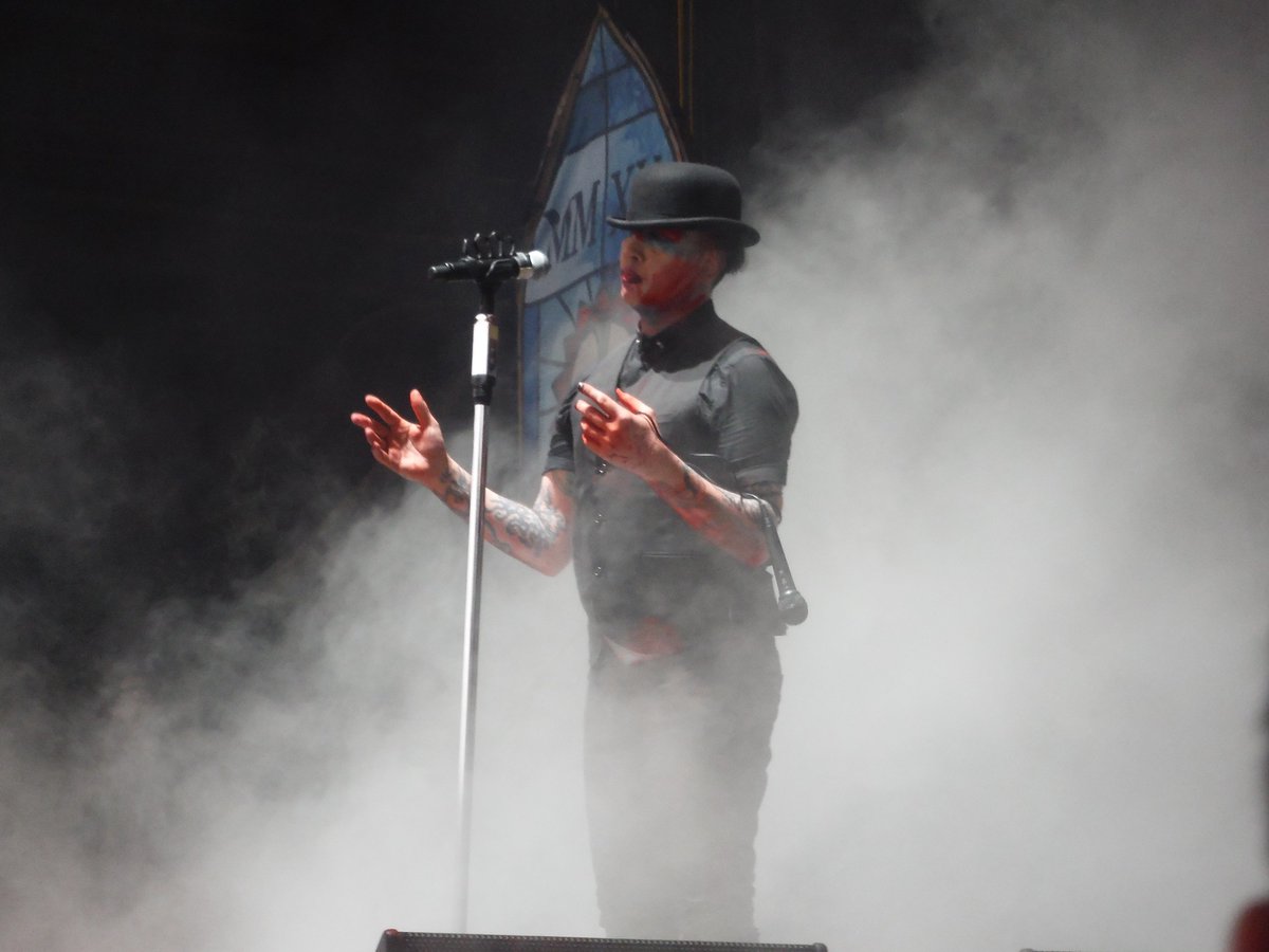 ZoeyRaeee's tweet photo. @marilynmanson was amazing last night!!! https://t.co/Ty5O5BENKX