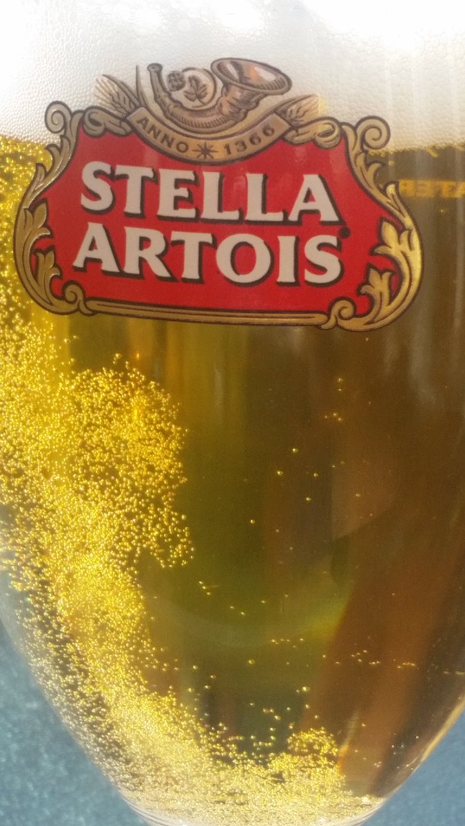 DaiDarlo's tweet photo. Turned out to be a lovely afternoon Views of the a airshow from the back garden chilli's & stella #cantstopdrinking😆 https://t.co/BO6OU0wQoh