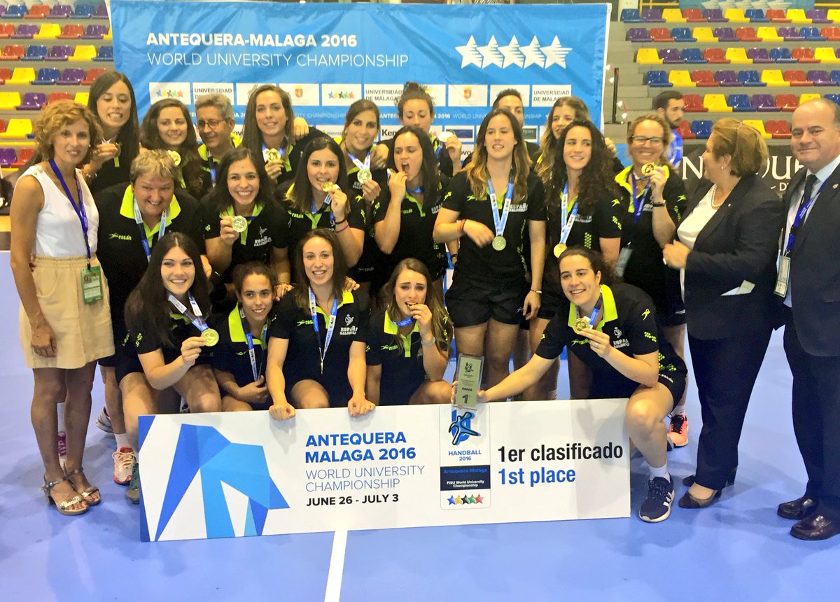 AytoAntequera's tweet photo. Rumanía y España, Campeones del Mundo Universitarios de Balonmano en @wuchandball2016 #Antequera @FISUnetwork https://t.co/VkU4XNcWRC
