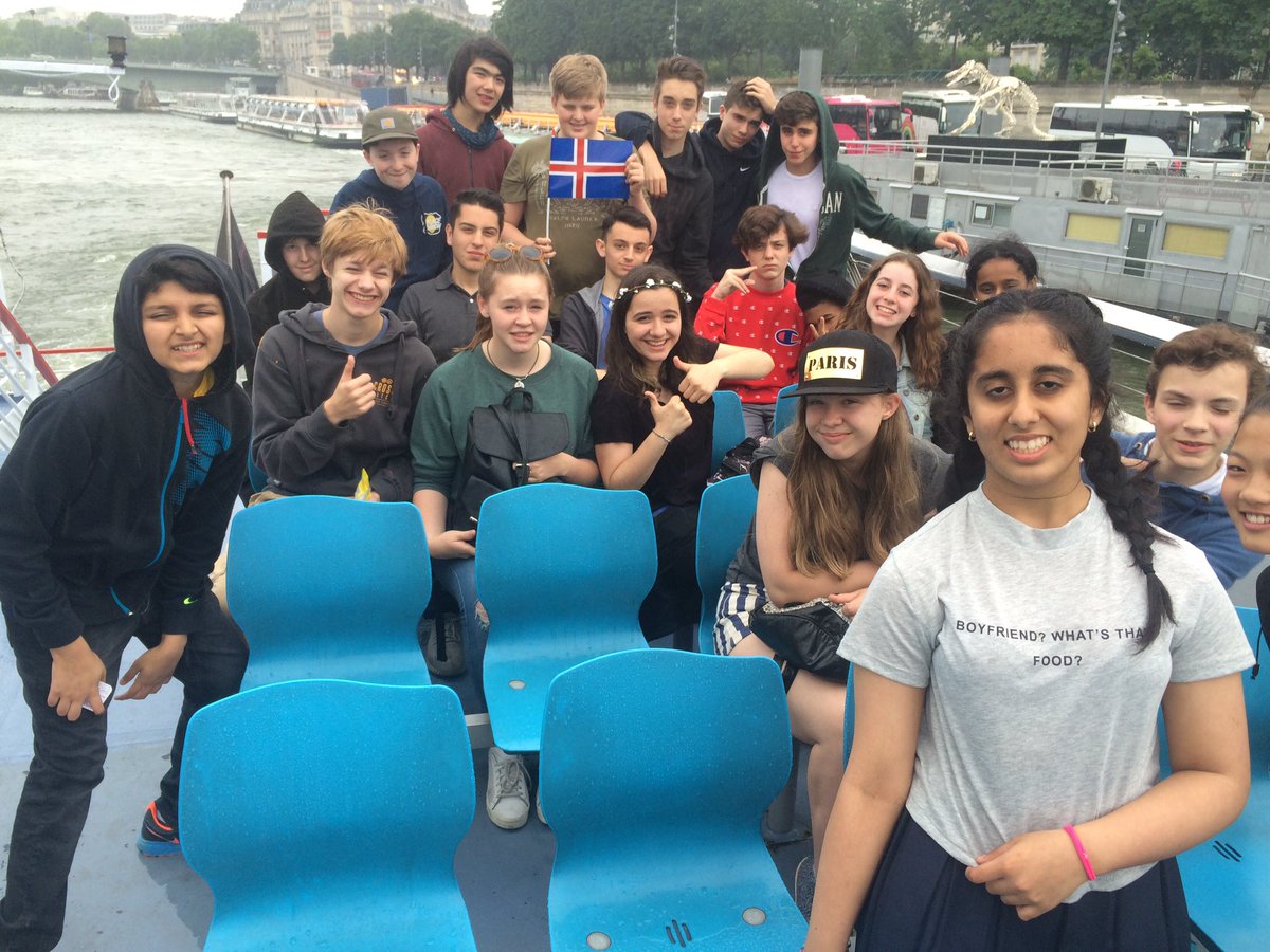 All aboard the (very wet) bateau mouche <a href="/NBHCReception/">NBHCReception</a> <a href="/NBHSchool/">North Bridge House</a> #paris #seine