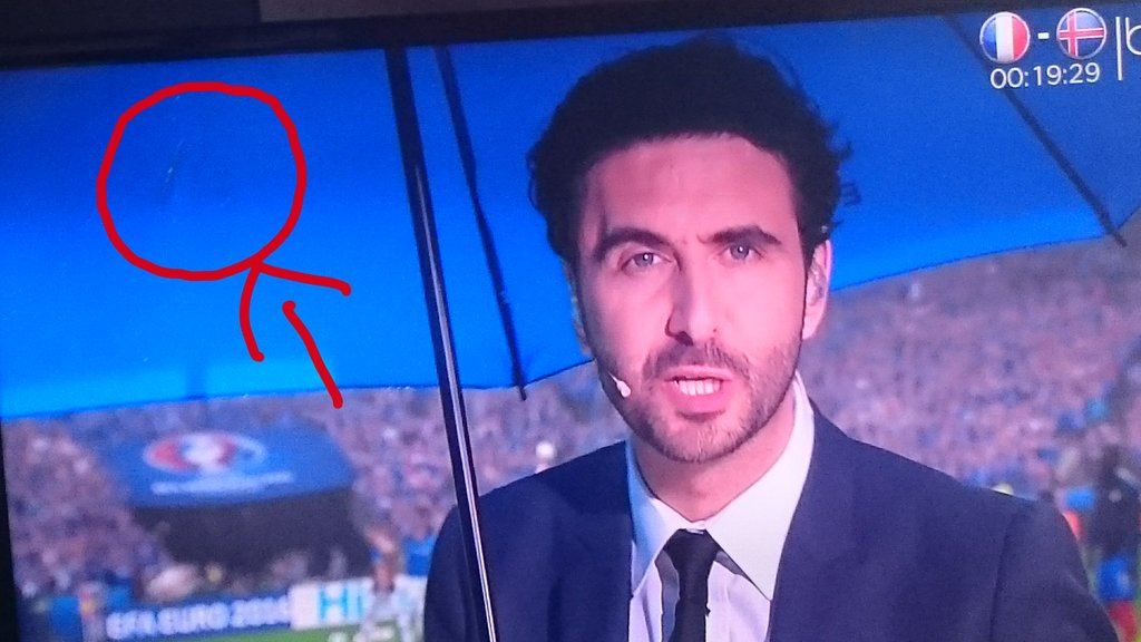 dydyflex1's tweet photo. @beinsports_FR parapluie ☔ déchiré peu de moyen chez beinsport https://t.co/4xuPGpRru1