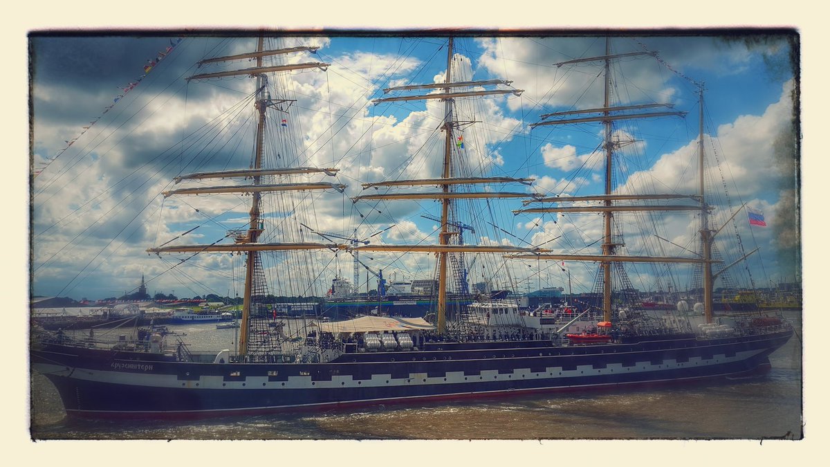 10a73's tweet photo. #delfsail2016 #Kruzenshtern https://t.co/tswKO0QnDC