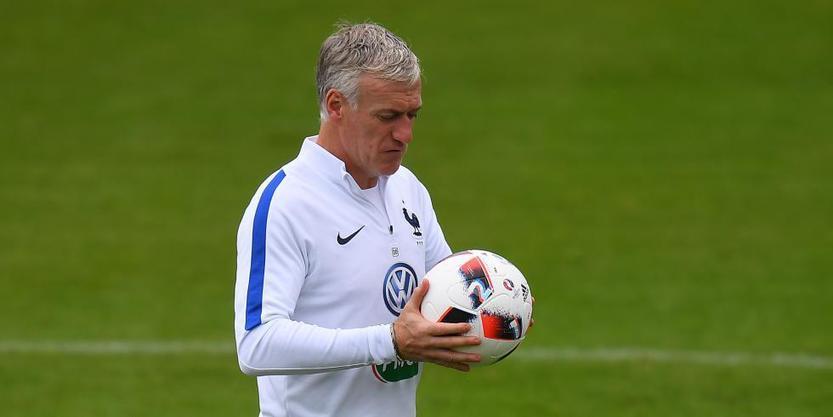 Euro_de_Foot's tweet photo. #Euro2016 : Didier Deschamps a déjà remporté le titre... de meilleur communicant ▶︎ https://t.co/iD8ihRFlwz #FPCP https://t.co/PcixVpAz7U