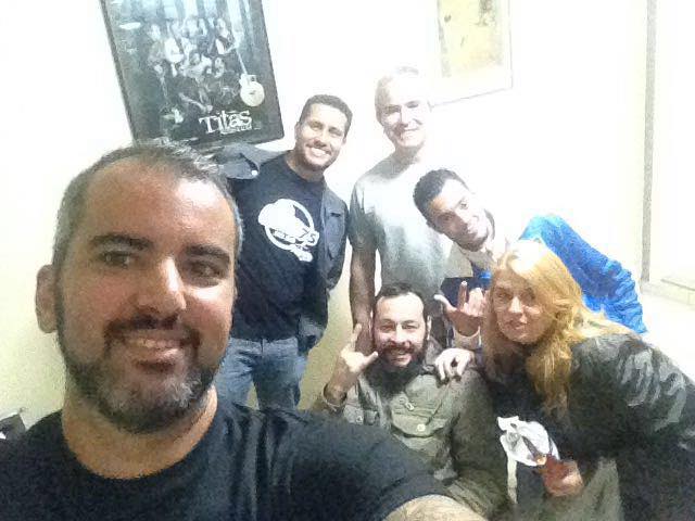 Kako Maranho (@kakomaranho) on Twitter photo É sempre um prazer estar na presença da Banda <a href="/Chevette75/">Chevette 75</a>.
Celebrando a família e o Rock!!! É sempre um prazer estar na presença da Banda <a href="/Chevette75/">Chevette 75</a>.
Celebrando a família e o Rock!!!
