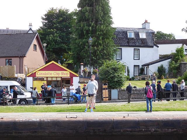 Jane_FAPs's tweet photo. The film crew were at the #CaledonianCanal again today https://t.co/6xLgOz7poo