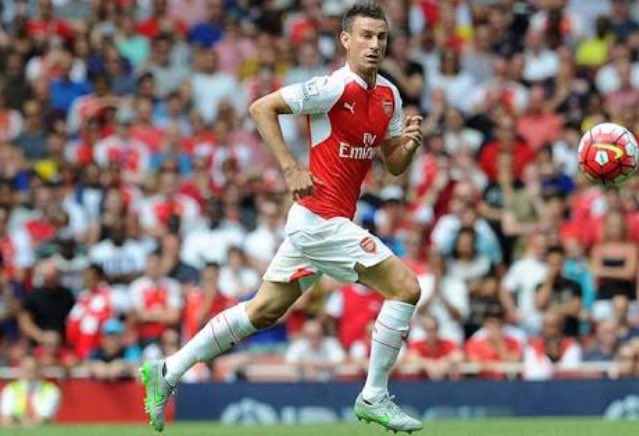 futboleross11's tweet photo. @FCBayern busca reforzar la zaga con Laurent Koscielny (@6_LKOSCIELNY) actualmente en el @Arsenal https://t.co/zuUhVvjA5A