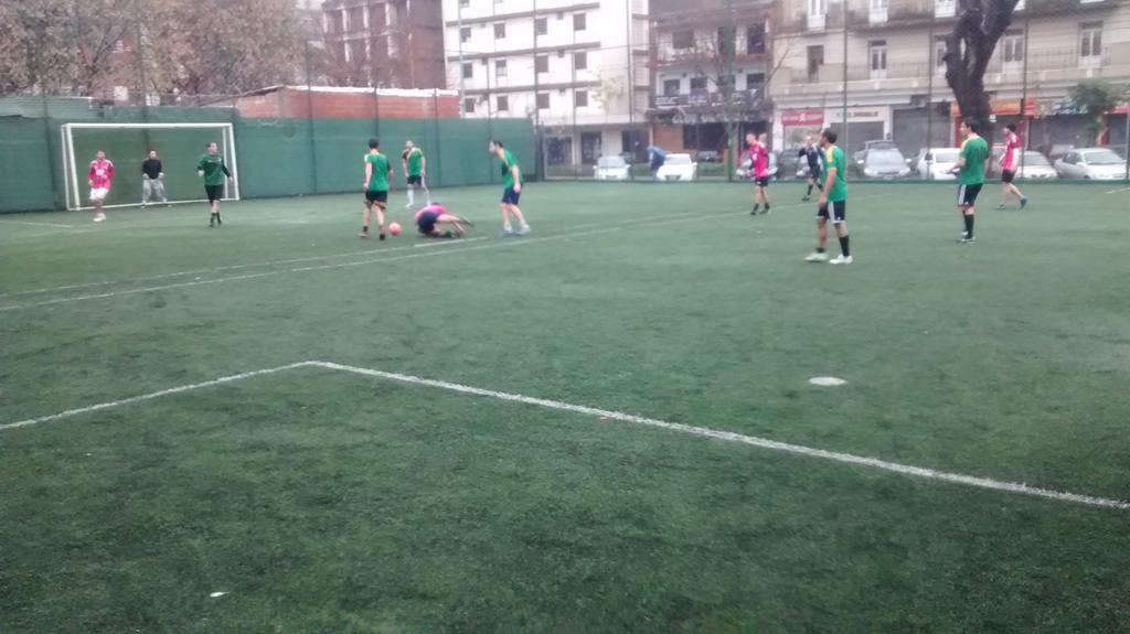 lagarena's tweet photo. #Cevfc 5 - 1 #LosPicus #Yamil #LaFigura pese a la gran actuación de su arquero #TorneoLaGarena #Domingos https://t.co/ocCCZ61VeK