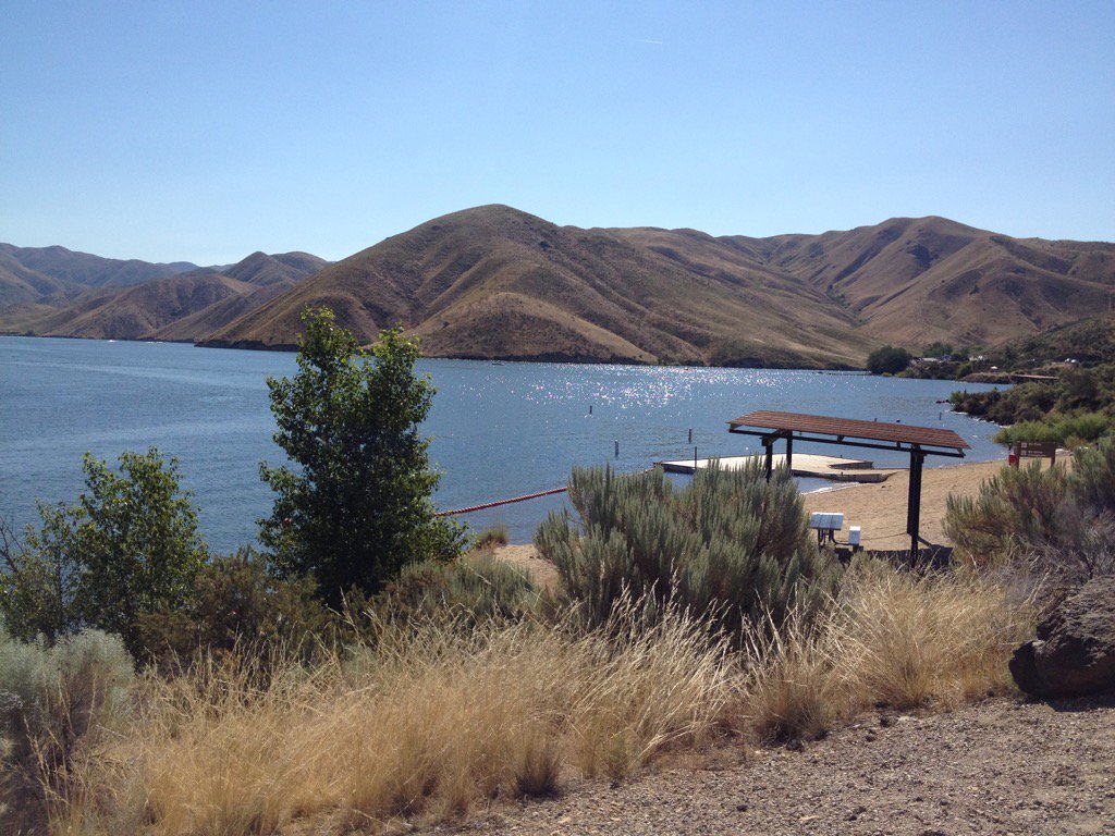 katebevilaqua's tweet photo. Recovery ride out to Lucky Peak this morning with @lisaluckin #longweekend #boisesummer #4thOfJuly https://t.co/BPBkjTFueU