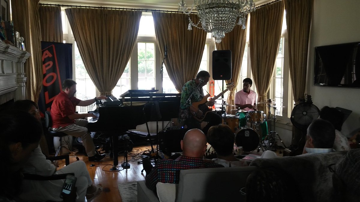 _AGAnderson's tweet photo. Nothing says funky like George Porter Jr. playing @irvinmayfieldjr house @soledadobrien @bevysmith https://t.co/ycjnNNg6oF