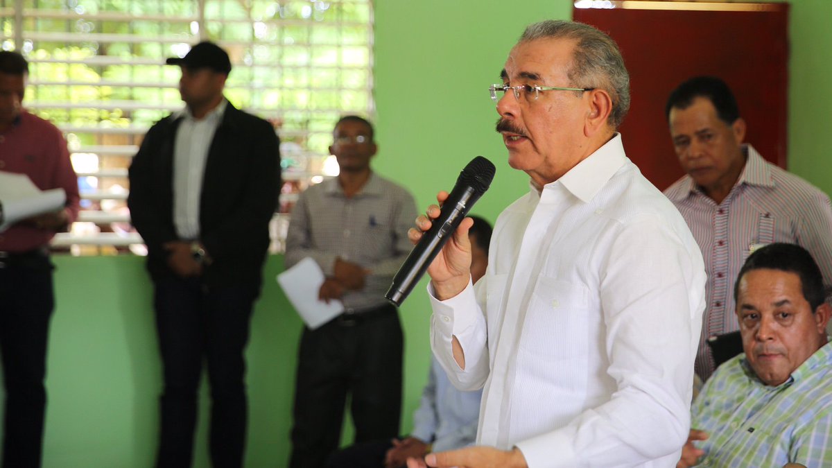 GobiernoDanilo's tweet photo. Asimismo, se les donarán el camión y el tractor que necesitan, para el uso de todos los productores. https://t.co/OVdipVwvC2
