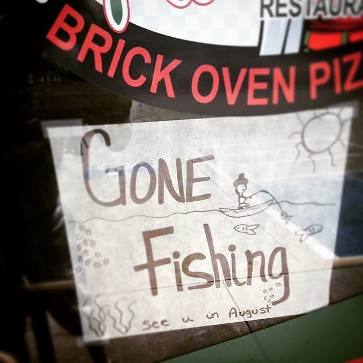 lauracrawford's tweet image. sorry mom. this was going to be the greatest birthday lunch. 
#callfirst 🇺🇸🍷🍕 ift.tt/29g0san