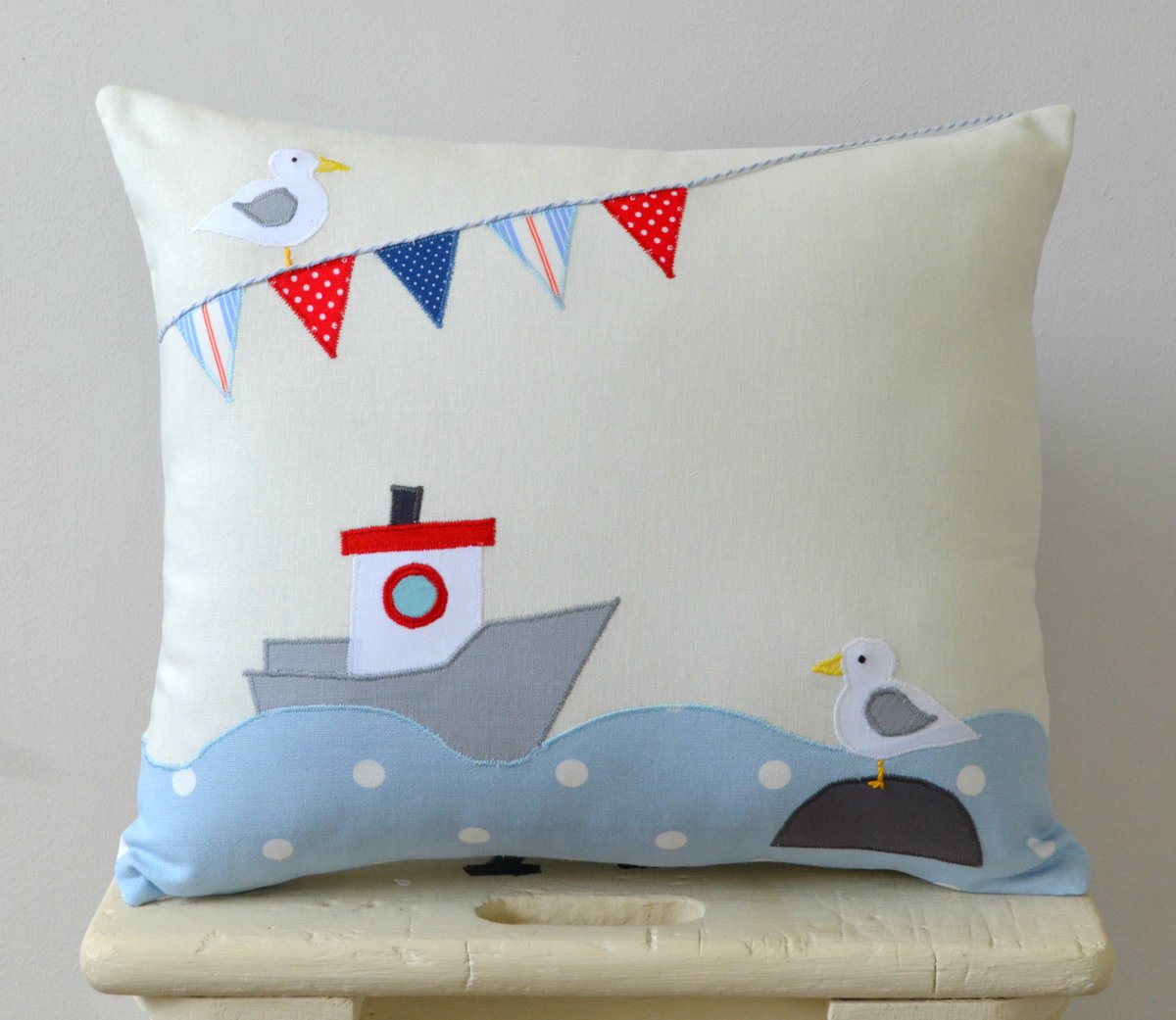 alifesewsimple's tweet photo. Oh I do love to be beside the seaside, lots of seaside themed designs lately  #crafthour #anglesey #handmade https://t.co/9JAYaJFK7e