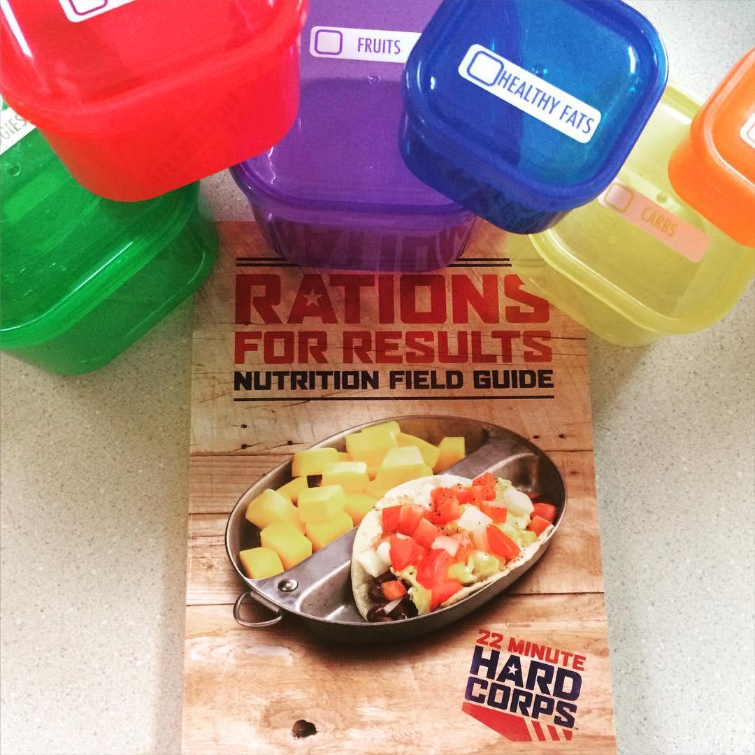 22HardCorps's tweet photo. Vacay essentials - @ms.fit45 is packing up everything she needs to stick to her meal plan while on vacation! #22HC https://t.co/l43OiBRVhg