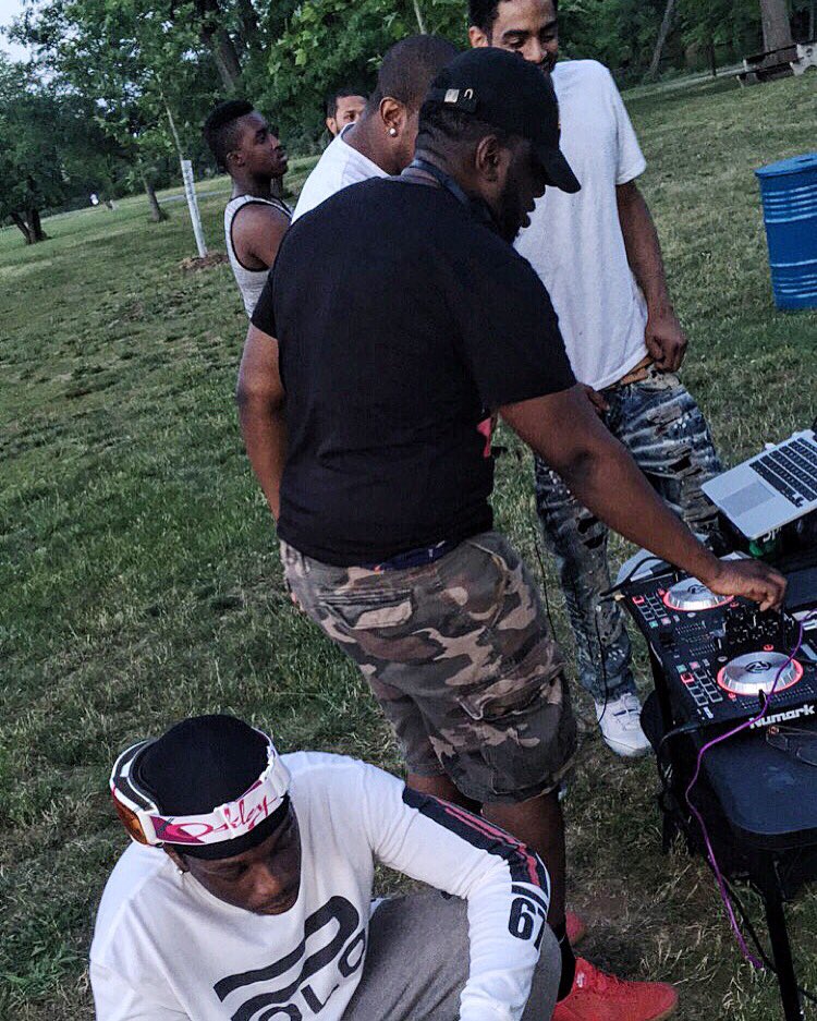 bluffseason's tweet photo. #Dormshaker 🎶

#CreatorTv 📹📸 https://t.co/c5vSGdilRq