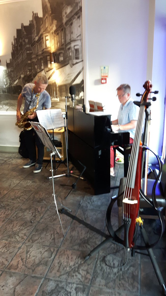 cellopianoduo1's tweet photo. Here we are @TrioPizzeriaUK! A @streatfest gig! Lots of fun! Only one table left! Get here quick! @WandsworthRadio https://t.co/JtrlZwno06