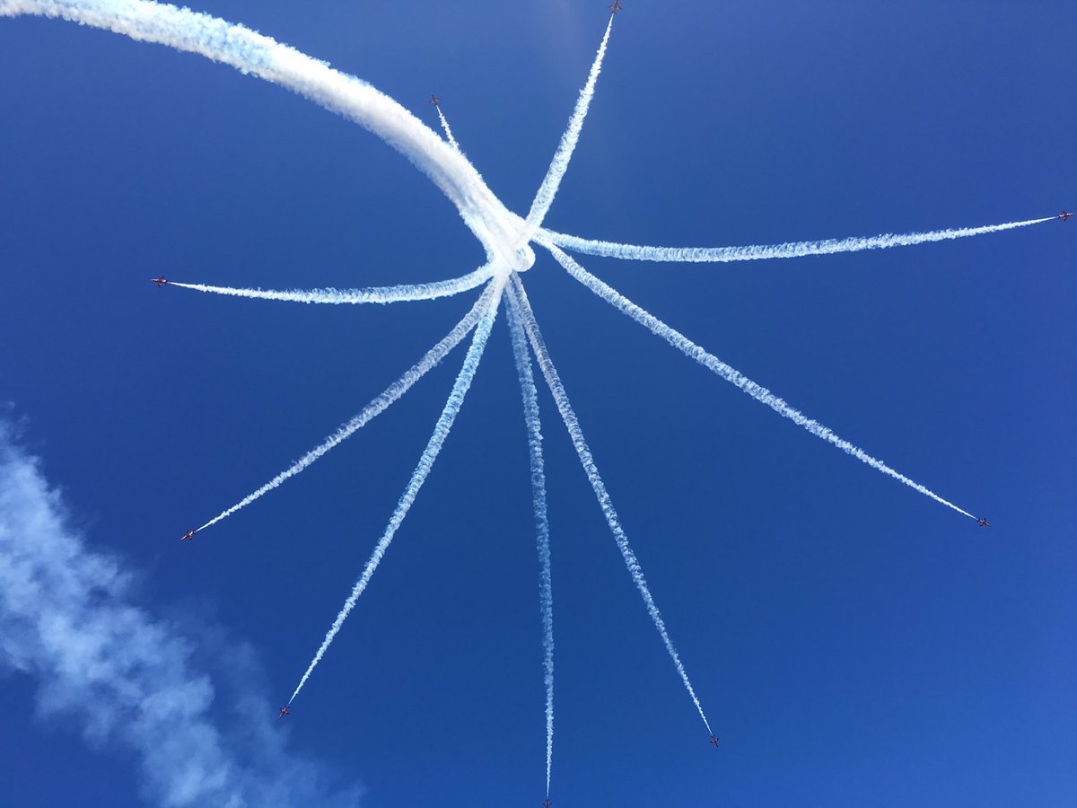 DyeTeam_RAFAT's tweet photo. Another weekend @Cardiff_Airport completed #topsmoke achieved. Dyeteam #providersofcolour for the @rafredarrows π΄βͺοΈπ΅ https://t.co/0uiA1b75PL
