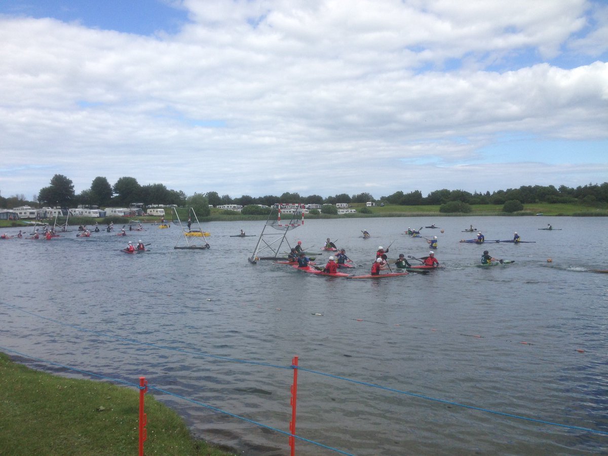 martynpottage's tweet photo. First time watching canoe polo today - looks cool, especially as it appears dunking is legal!!! @BritishCanoeing https://t.co/H5KV6oq944