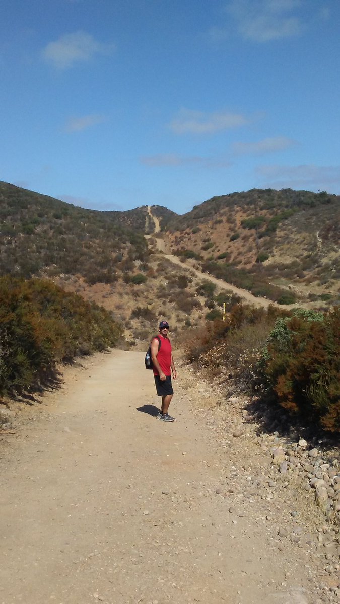 ryrysavino's tweet photo. Yep we hiked to the top of that😅😎
#HikingFun #SoSteep  #TodaysWorkout https://t.co/yrXui3kEl7