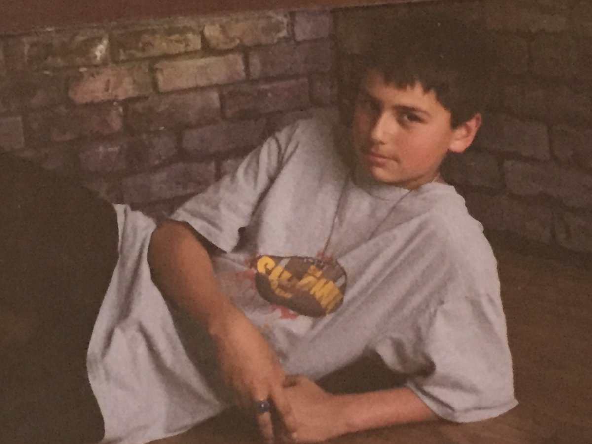 YawnLegend's tweet photo. When 6th grade me unconsciously decides to be one smooth son of a bitch https://t.co/Hg6adxjVQt