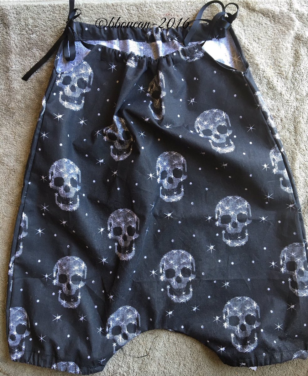 bboucanFR's tweet photo. Combishort : 15€ dispo #cousumain #mode #bebe #combishort #fille #têtedemort #été #faitmain #MadeInFrance #BBoucan https://t.co/chhxiy7x07