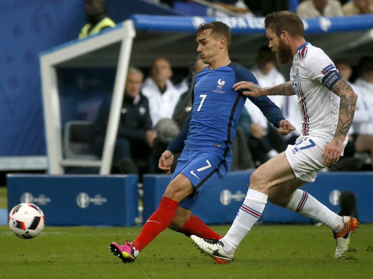 LaLiga's tweet image. ¡4 goles! ⚽⚽⚽⚽

Con su tanto ante #ISL en la primera parte, Griezmann ya es el máximo goleador de la #EURO2016 . 👏7⃣