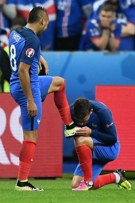 linece_'s tweet photo. La complicité Payet Griezmann 😻🇫🇷 https://t.co/jspnpfDYJe