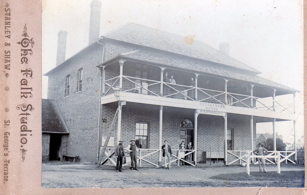 GuildfordHistWA's tweet photo. Early photo of the Rose &amp; Crown Hotel under proprietor M S Sainsbury (Sainsbury's held lease from 1893-1897). 1/2 https://t.co/Eq1CWls635
