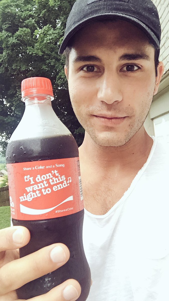 DanAndShay's tweet photo. Y'all head to @Walmart + share a selfie with your fave @CocaCola lyrics bottle! 🎶📸
👉🏽#ShareASong #TogetherMusic👈🏽 https://t.co/9u0b6jCQg2