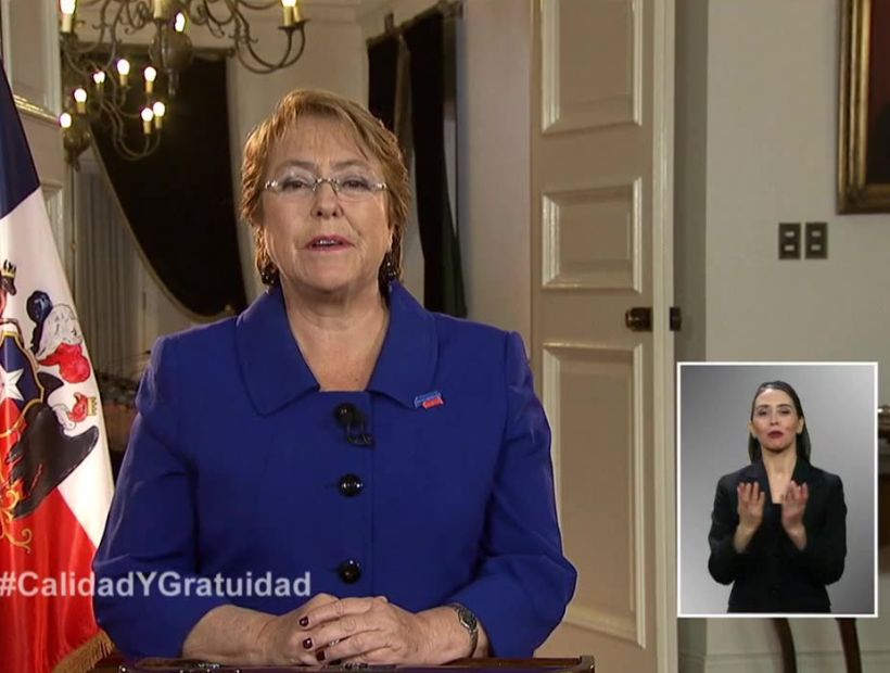 soychilecl's tweet photo. Reforma educacional: Bachelet anunció cambios a la PSU y confirmó gratuidad universal https://t.co/11ZKwjyTt4 https://t.co/hanyXfKAss