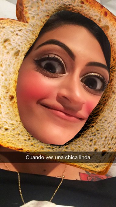 Cuando ves a una chica linda 😏 https://t.co/fRGY5hGOM6