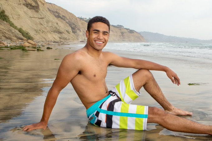 TONIGHT: Newcomer Philip shows off his great body and big uncut dick --> https://t.co/Z0kdagqsRD #Gay