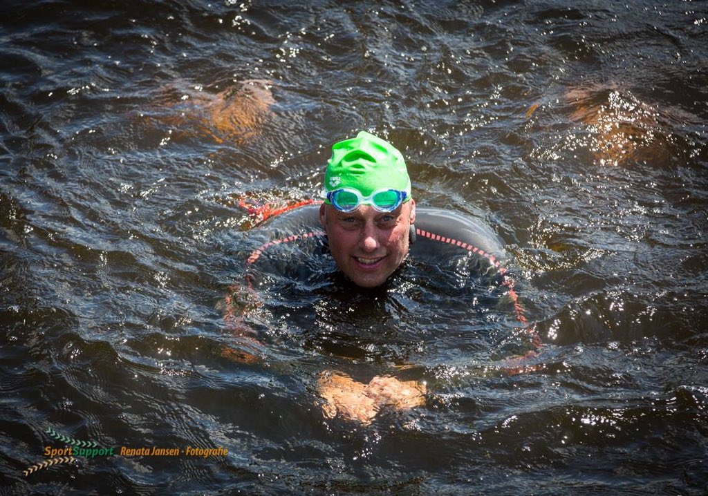 Renatajansen_nl's tweet photo. Ook @FlorisJBovel in actie voor @SwimtoFC023   Topper !! https://t.co/Jk9CgaRvya