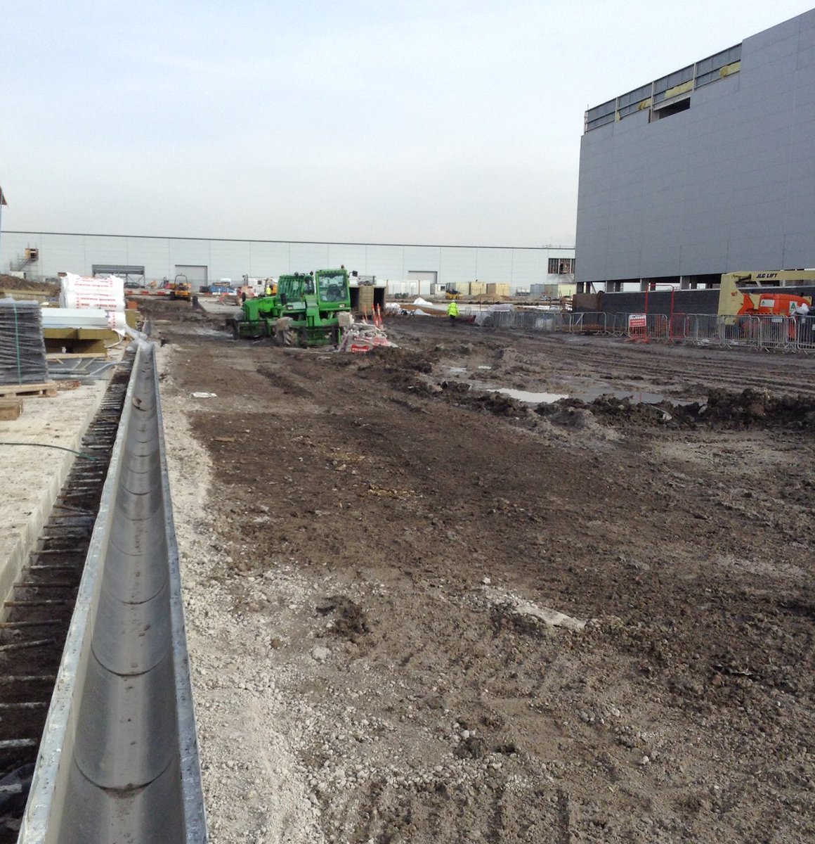 Ian_Hauraton's tweet photo. FASERFIX Super 300 channel during install at Joy Global Bolton. Great job #Chartrange. https://t.co/Aq5Nd0fn0F