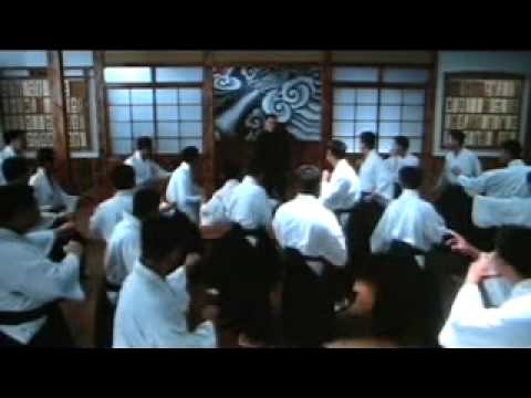 bruceleepoww's tweet photo. Bruce Lee Vs Jet Li - https://t.co/hdAOdptiJR https://t.co/2hNov1wevK