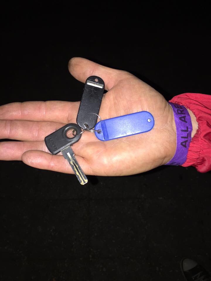 Gevonden op de wc bij mainstage... Papa's fiets komt nu niet thuis...graag bericht indien dit je sleutels zijn!