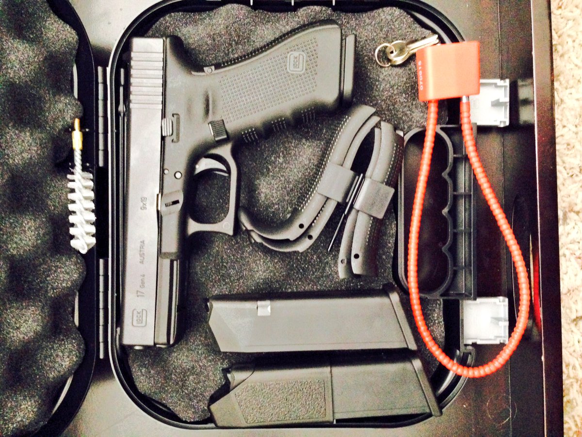 _MrGrumpyGills's tweet photo. My new baby. 🔫 https://t.co/23ToHv8D17