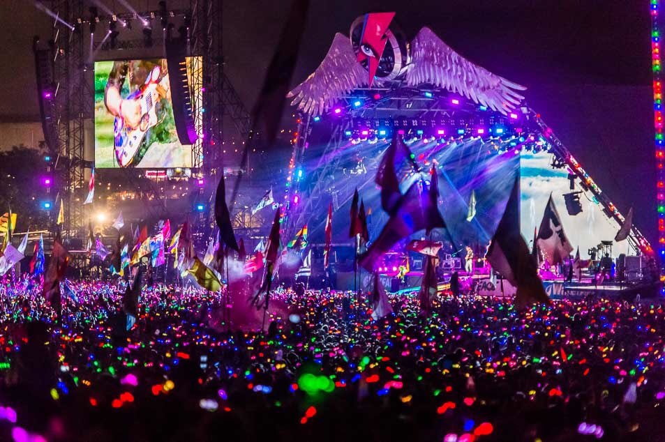 coldplay's tweet image. This time a week ago...  
(📷 Andrew Allcock) #ColdplayGlastonbury