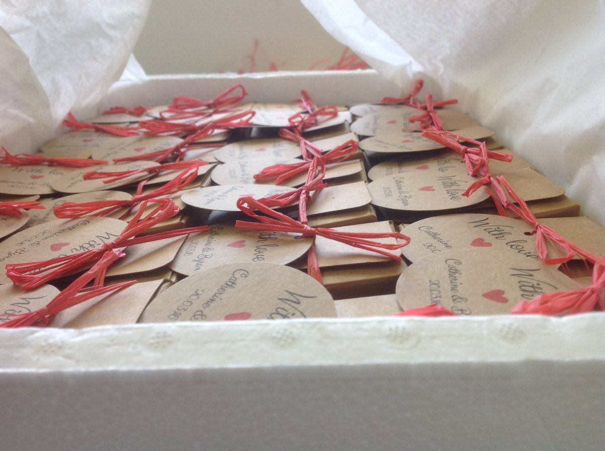 sjukla's tweet photo. #sukla#weddingfavours#handcrafted#belgianchocolates https://t.co/63mFQjH8jg