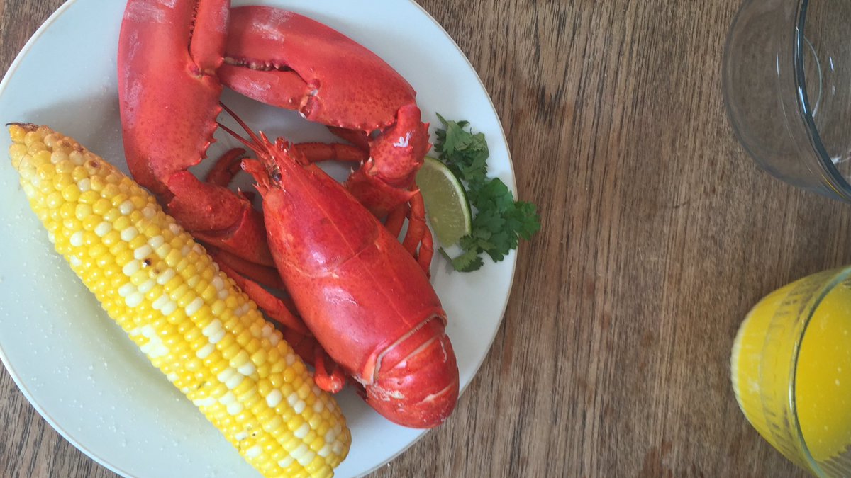 RingPRgirl's tweet photo. Him: What do you want for dinner?
Me: Lobstah.
#loveinboston https://t.co/4gcDkeJEhY