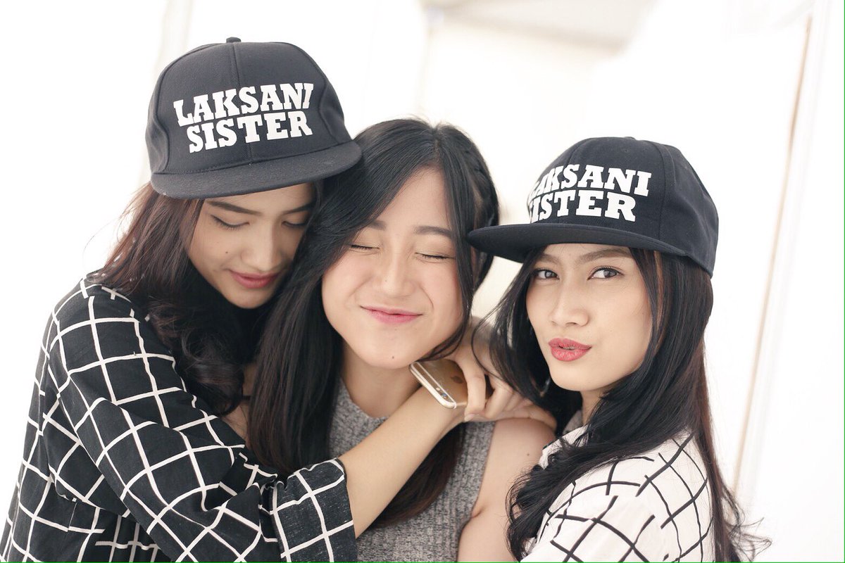 thisfrieska's tweet photo. HBD to cutest panda ever 🐼 @SinkaJ_JKT48 semoga makin emeesshhh, dewasa boleh tapi mukanya gabolehh!!!! Heheh wyatb😘 https://t.co/xkW72AmNy2